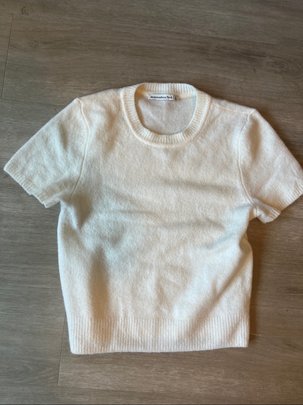Abercrombie & Fitch Ivory Short Sleeve Crewneck Sweater